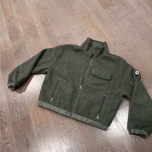 Vuori Green Sherpa Jacket with Zip Pockets
